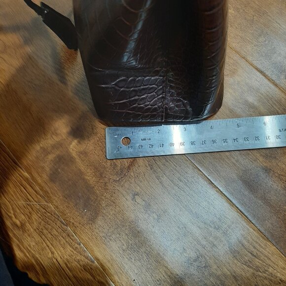 Crocodile embossed faux leather burgundy brown minimalist hand  bag - Picture 12 of 15